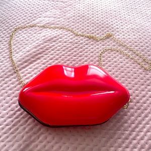 Lip shaped purse